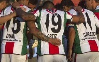[Club Deportivo Palestino uniforms]